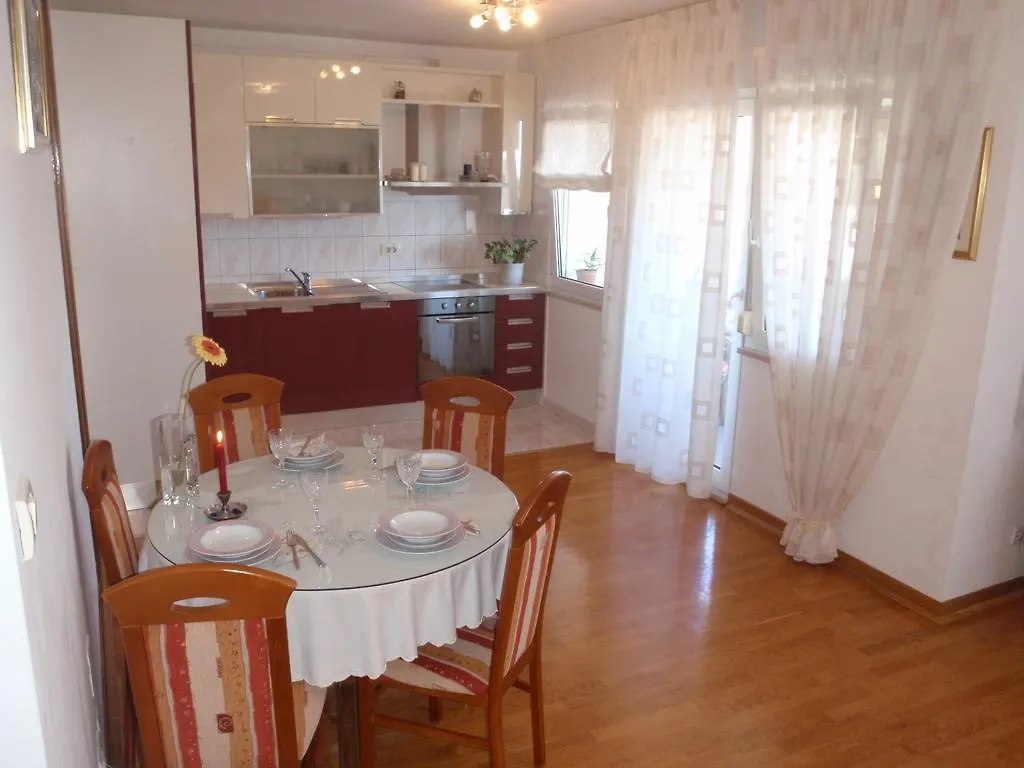 Apartment Mara Split