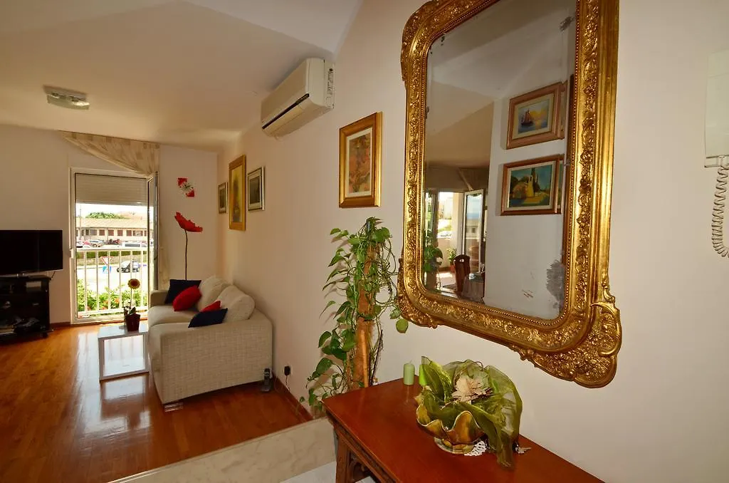 Apartment Mara ile iletişim