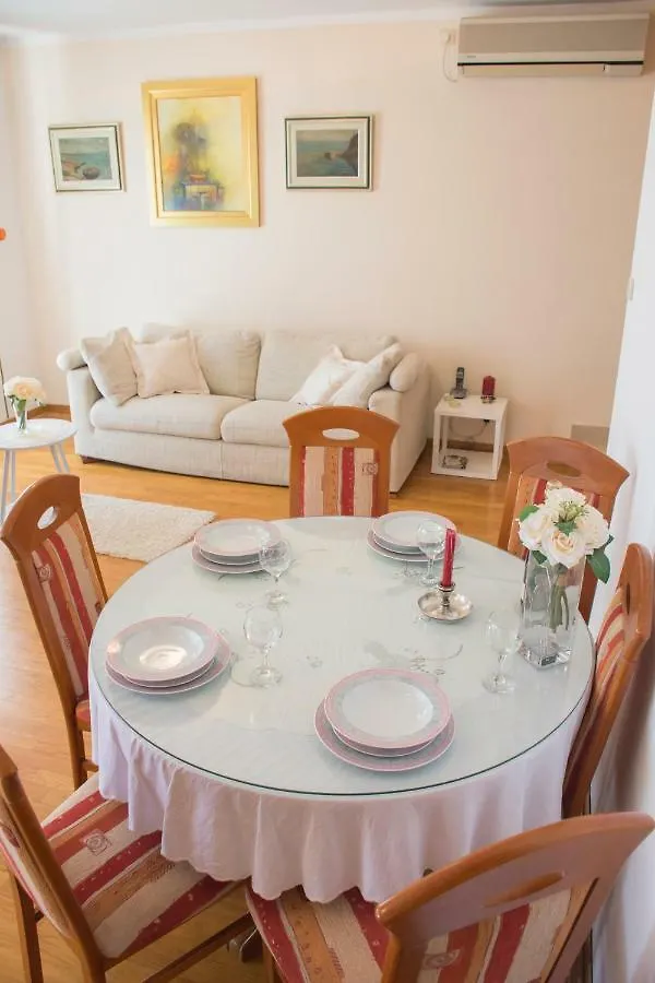 Apartment Mara Split