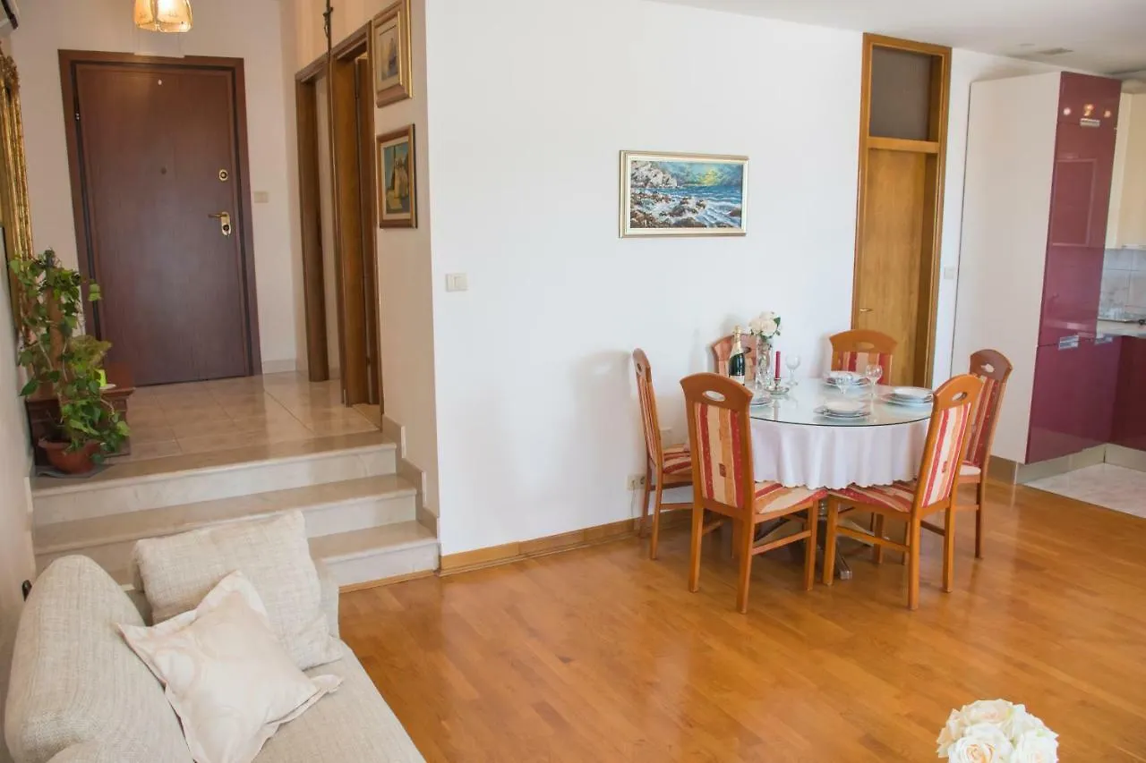 Apartment Mara Split